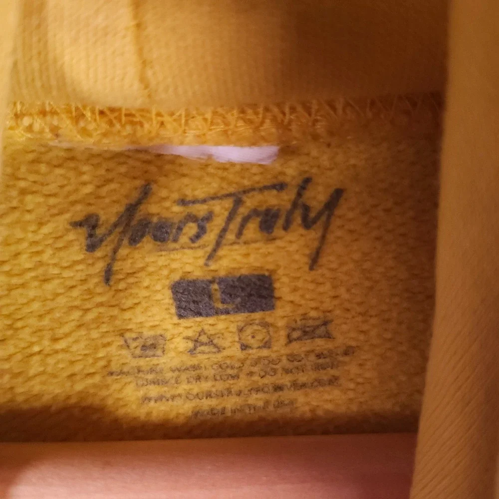 Yours Truly Yellow Phora I Think I Love You Rose Graphic Hoodie Men L Rare‎ Flaw